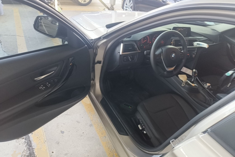 BMW 3 Series 2016 #16 BMW 3 Series 2016 car image #16