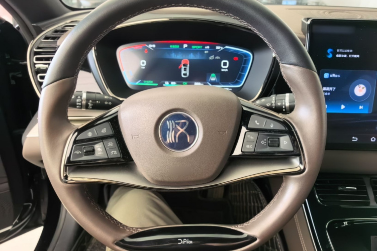 BYD Han 2023 car image #11