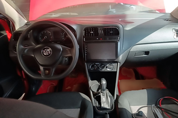 Volkswagen Polo 2018 car image #10