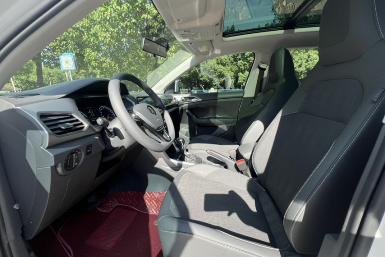 Volkswagen T-Cross 2021 car image #16