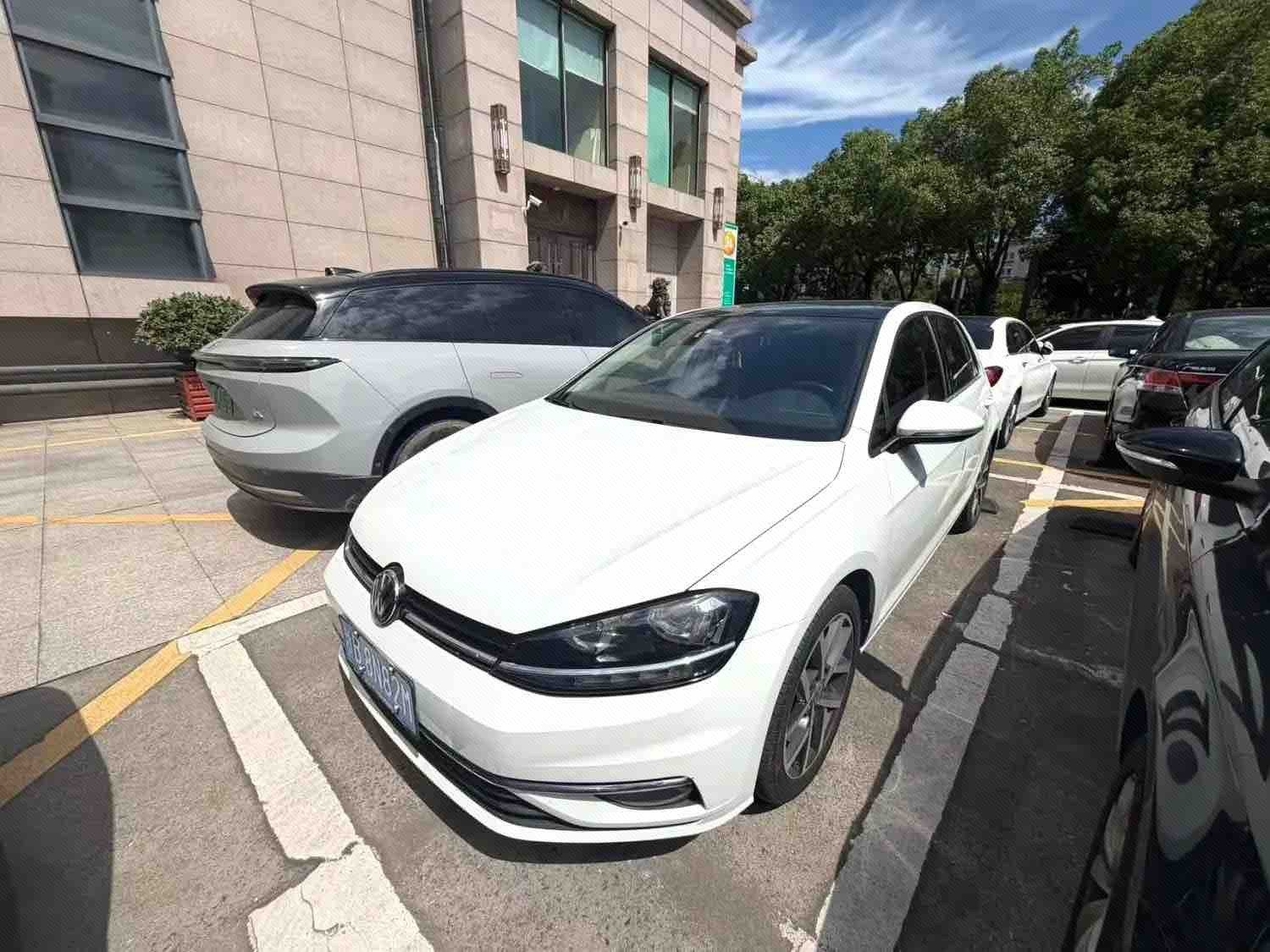 2019 2019 car image