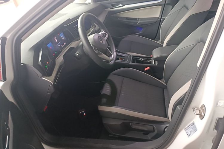 Volkswagen Golf 2021 car image #15