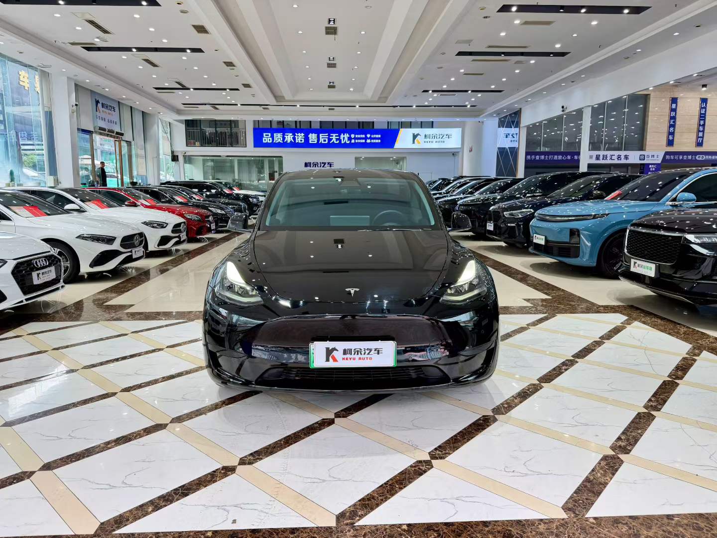 Tesla Model Y 2023 #2 Tesla Model Y 2023 صورة سيارة #2