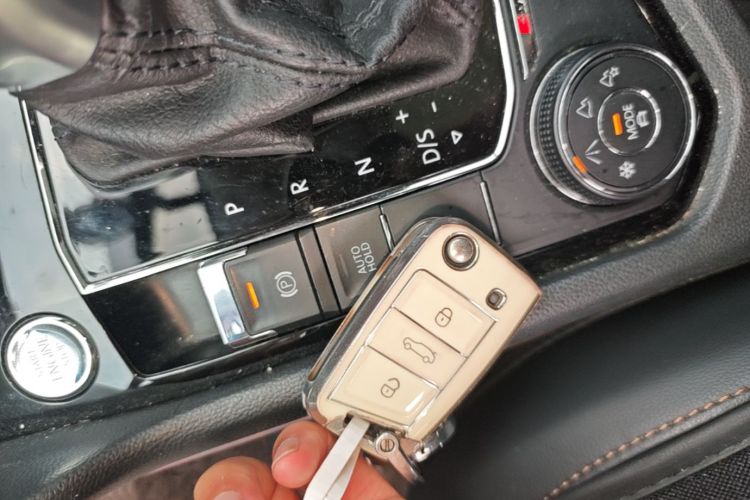 Volkswagen Tharu 2019 car image #9