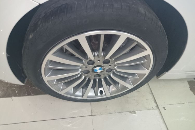 BMW 3 Series 2019 #3 BMW 3 Series 2019 car image #3