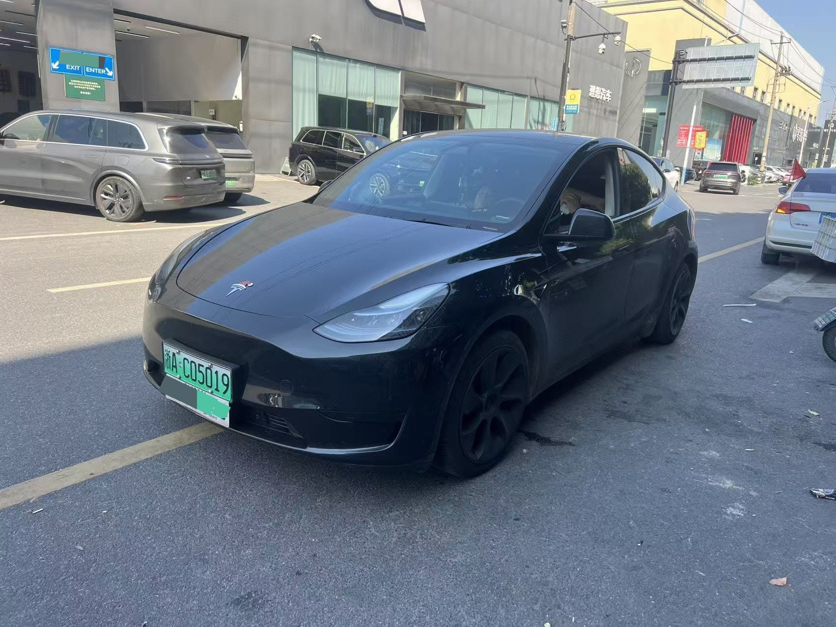 Tesla Model Y 2024 Tesla Model Y 2024 car image