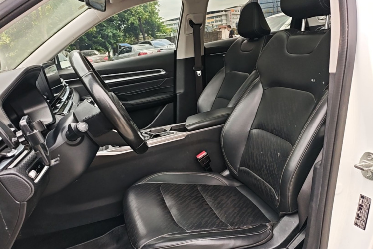 GEELY Emgrand 2021 #15 GEELY Emgrand 2021 car image #15