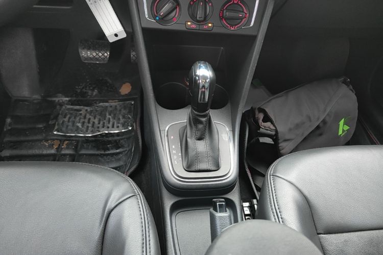 Volkswagen Polo 2015 #14 Volkswagen Polo 2015 car image #14