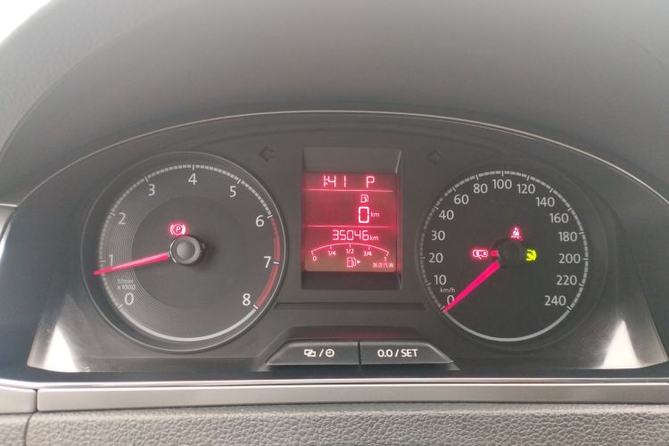 Volkswagen Santana 2019 صورة سيارة #12