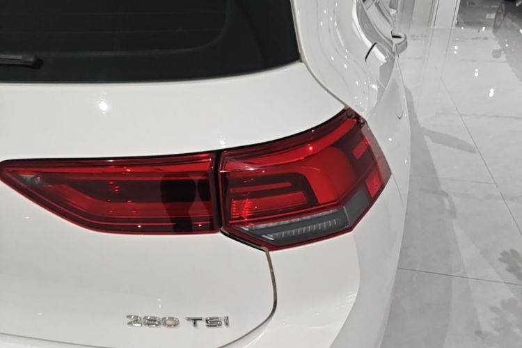 Volkswagen Golf 2020 car image #8