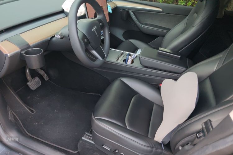 Tesla Model Y 2022 immagine di auto #17