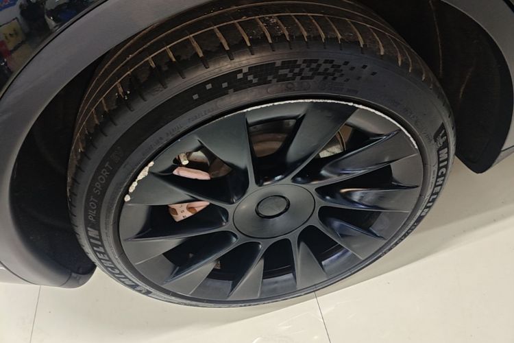 Tesla Model Y 2022 #10 Tesla Model Y 2022 car image #10
