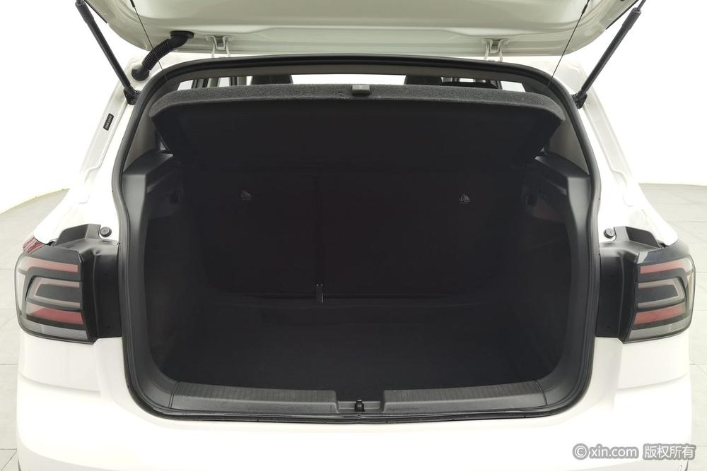 Volkswagen T-Cross 2020 #24 Volkswagen T-Cross 2020 car image #24