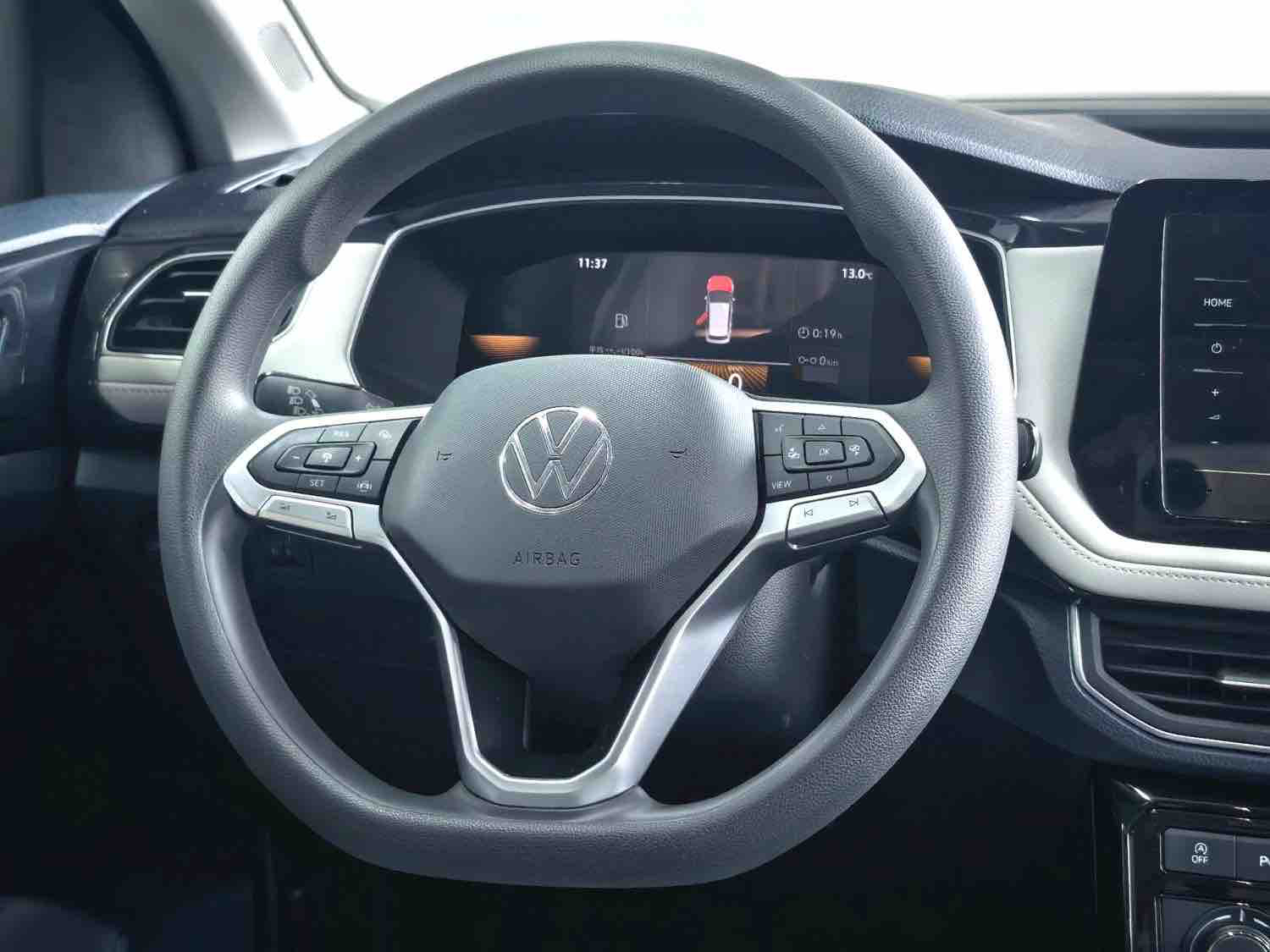 Volkswagen Tharu 2025 car image #4