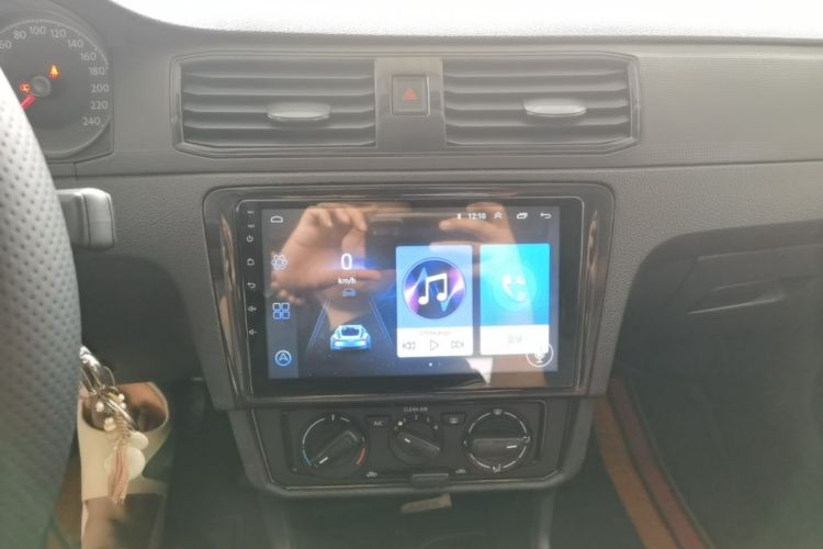 Volkswagen Santana 2018 car image #13
