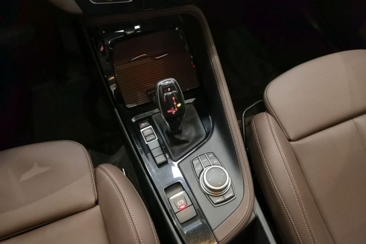 BMW X1 2020 car image #14
