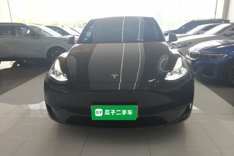 Tesla Model Y 2025 #3 Tesla Model Y 2025 car image #3