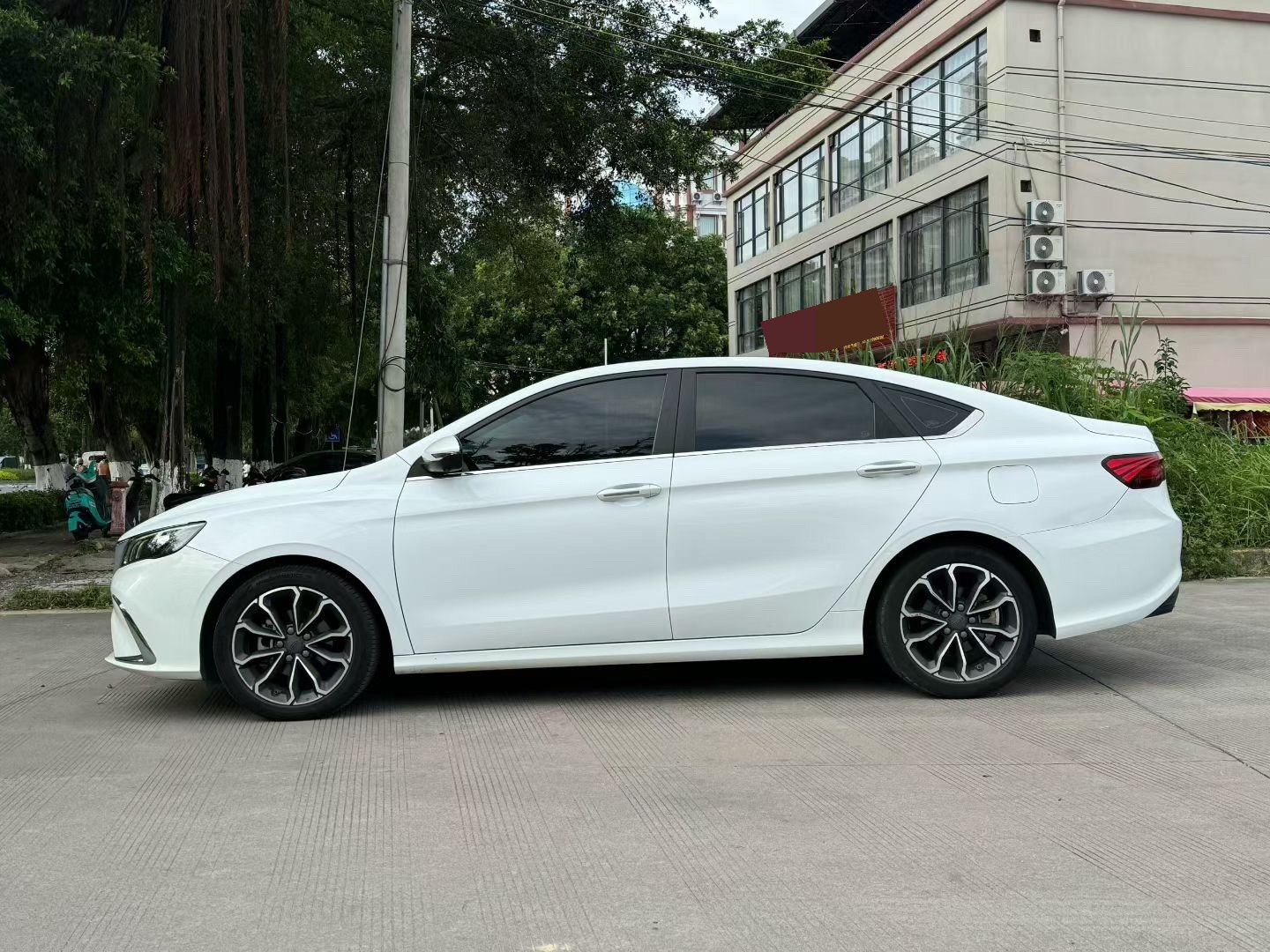 GEELY Binray 2021 car image #3