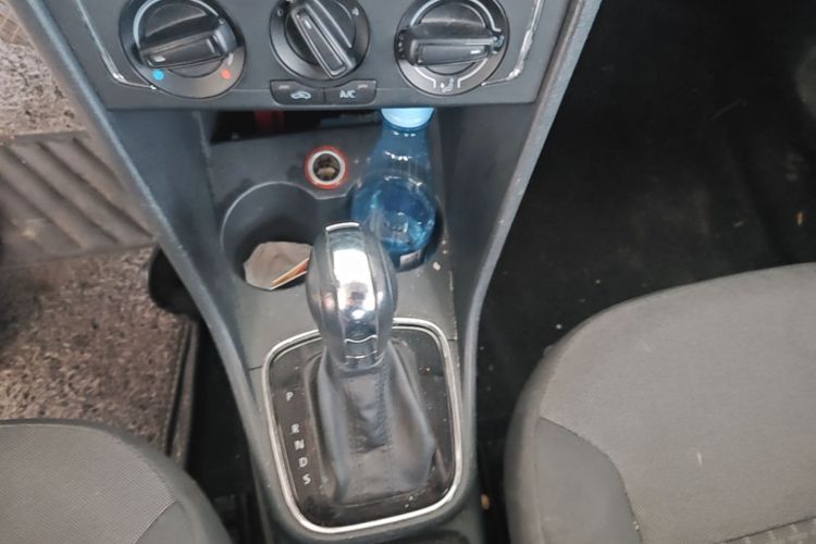 Volkswagen Polo 2017 car image #14