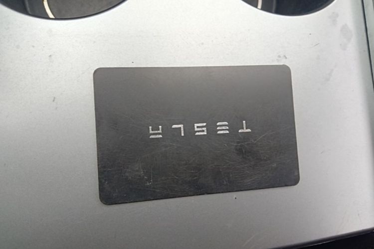 Tesla Model 3 2021 immagine di auto #9