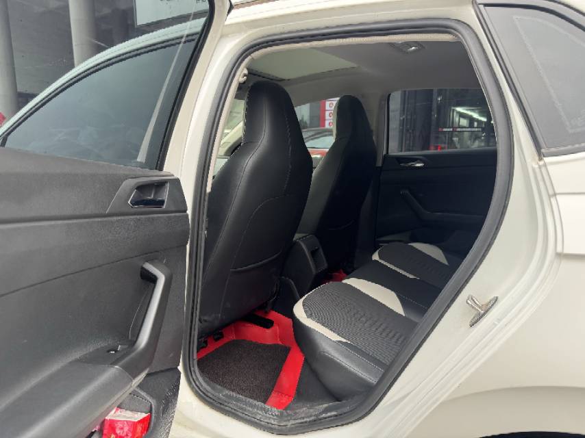 Volkswagen Polo 2020 car image #6