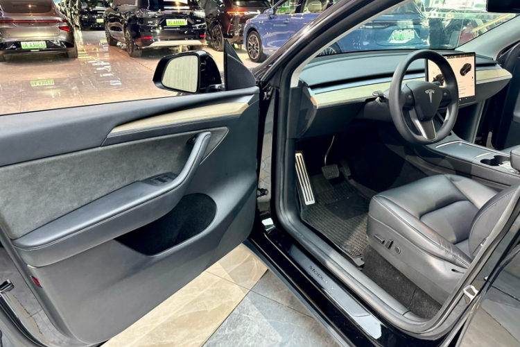 Tesla Model Y 2022 #11 Tesla Model Y 2022 car image #11