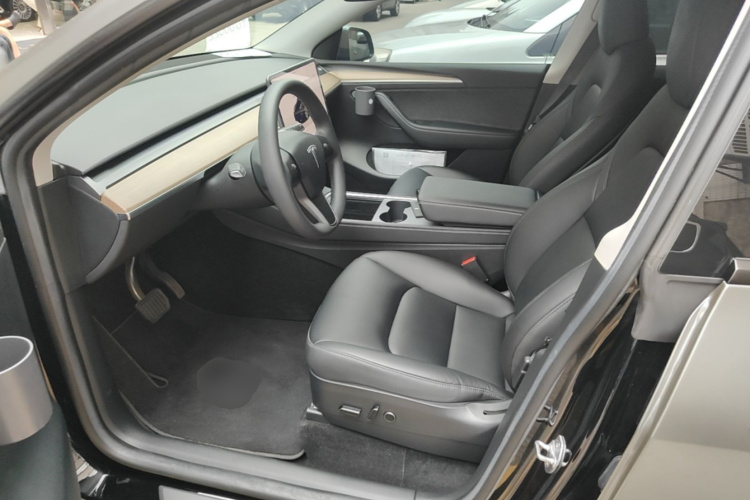 Tesla Model Y 2022 #19 Tesla Model Y 2022 car image #19