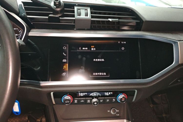 Audi Q3 2019 #13 Audi Q3 2019 car image #13