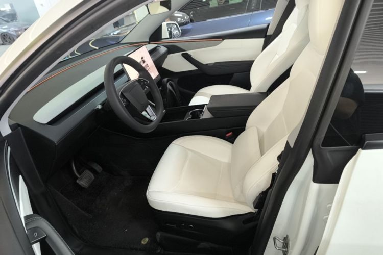 Tesla Model Y 2025 #15 Tesla Model Y 2025 immagine di auto #15
