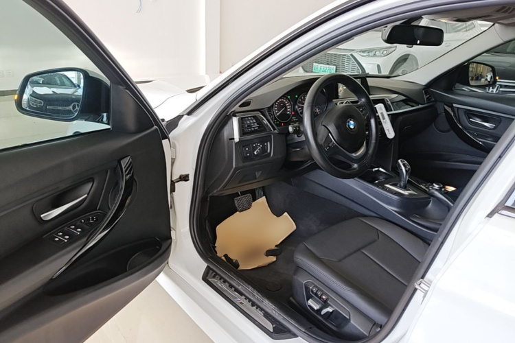 BMW 3 Series 2017 #16 BMW 3 Series 2017 car image #16