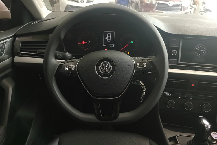 Volkswagen Lavida 2020 car image #15