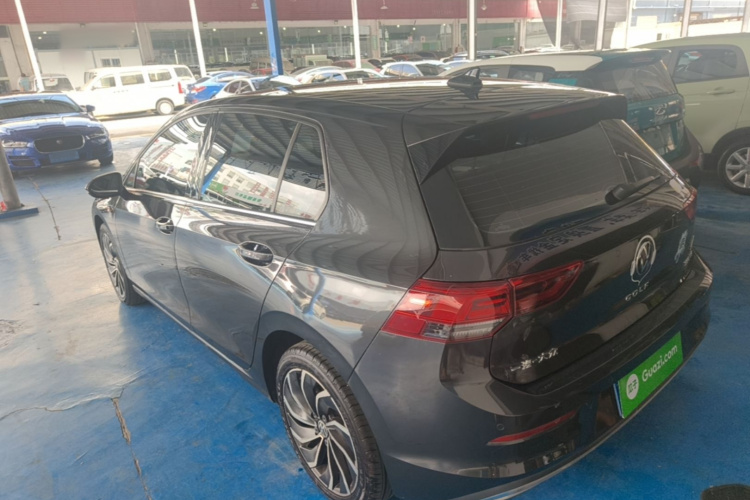 Volkswagen Golf 2022 car image #5