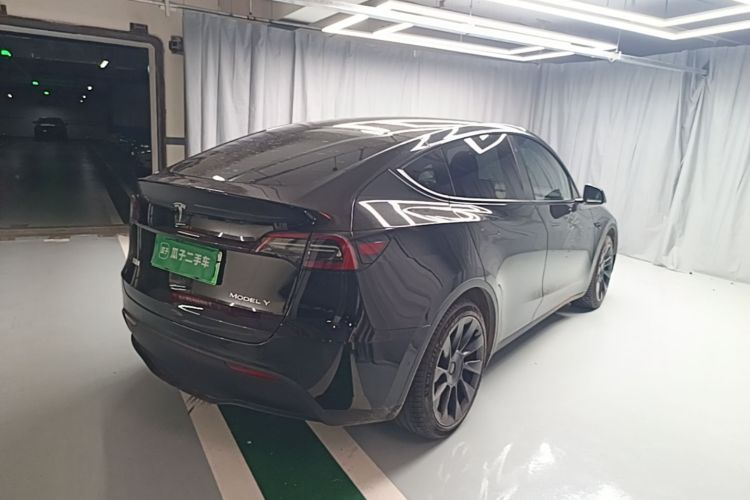 Tesla Model Y 2022 #7 Tesla Model Y 2022 car image #7