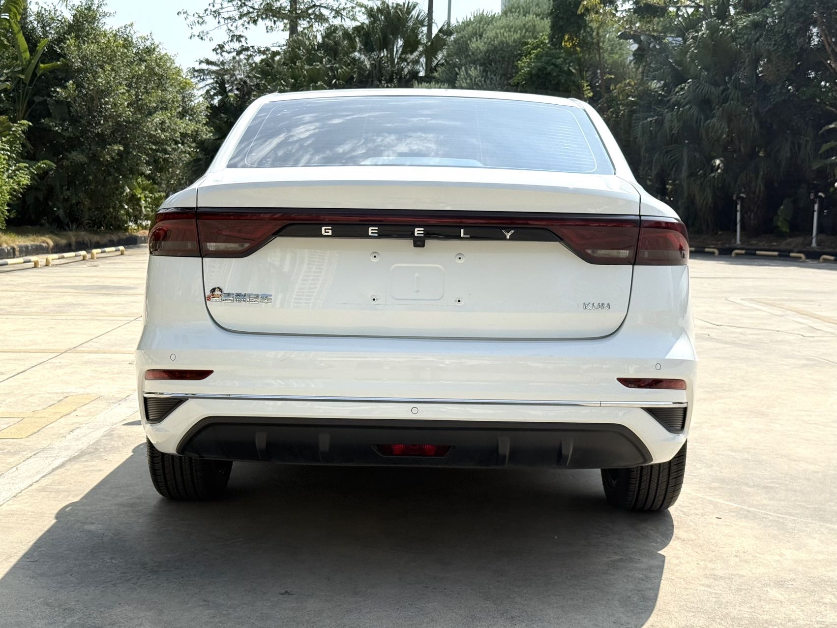 GEELY Emgrand 2023 #6 GEELY Emgrand 2023 car image #6