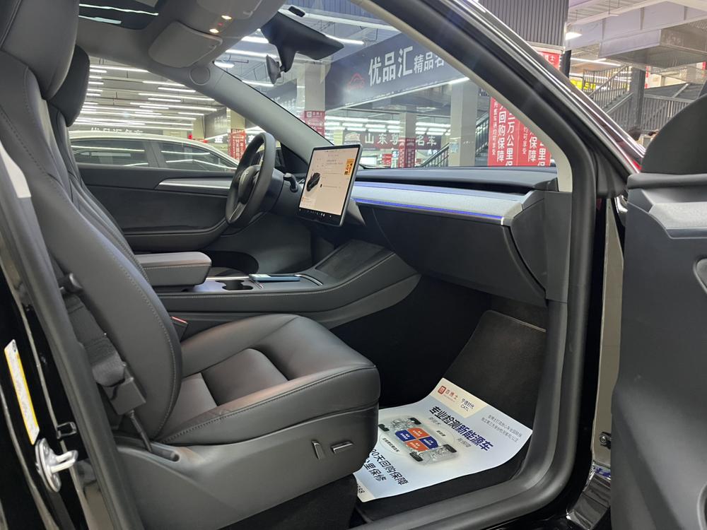 Tesla Model Y 2024 #19 Tesla Model Y 2024 car image #19