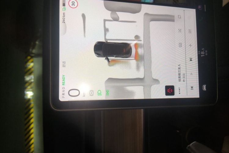 Tesla Model Y 2022 car image #12