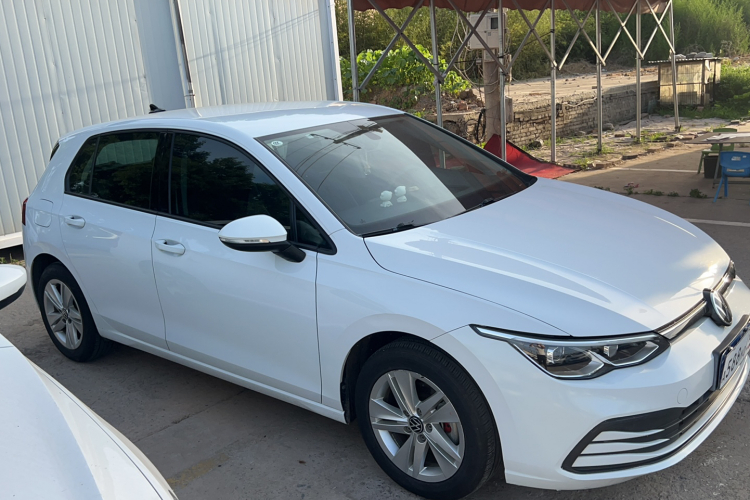 Volkswagen Golf 2023 car image #4