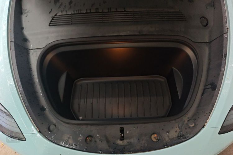 Tesla Model Y 2024 immagine di auto #22