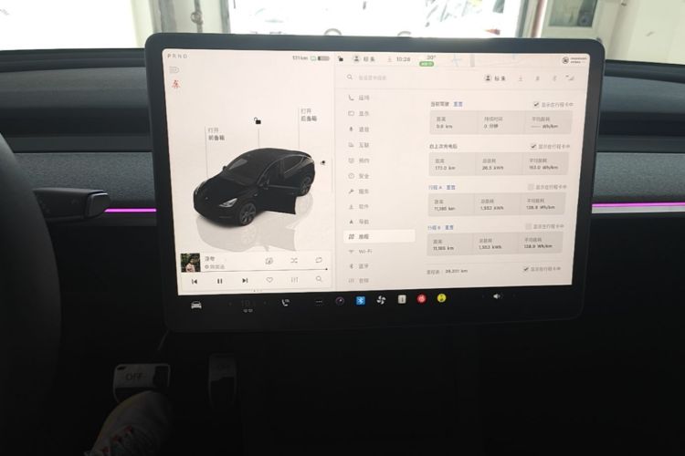 Tesla Model Y 2024 #13 Tesla Model Y 2024 car image #13
