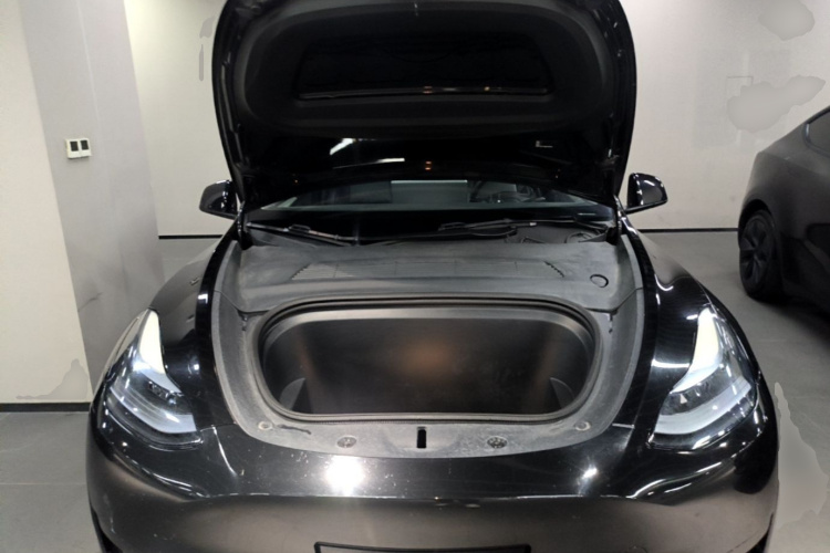 Tesla Model Y 2024 #20 Tesla Model Y 2024 car image #20