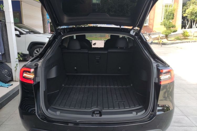 Tesla Model Y 2022 #19 Tesla Model Y 2022 car image #19