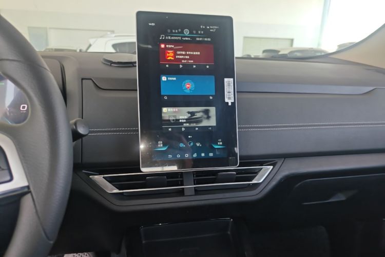 BYD Yuan New Energy 2019 immagine di auto #13
