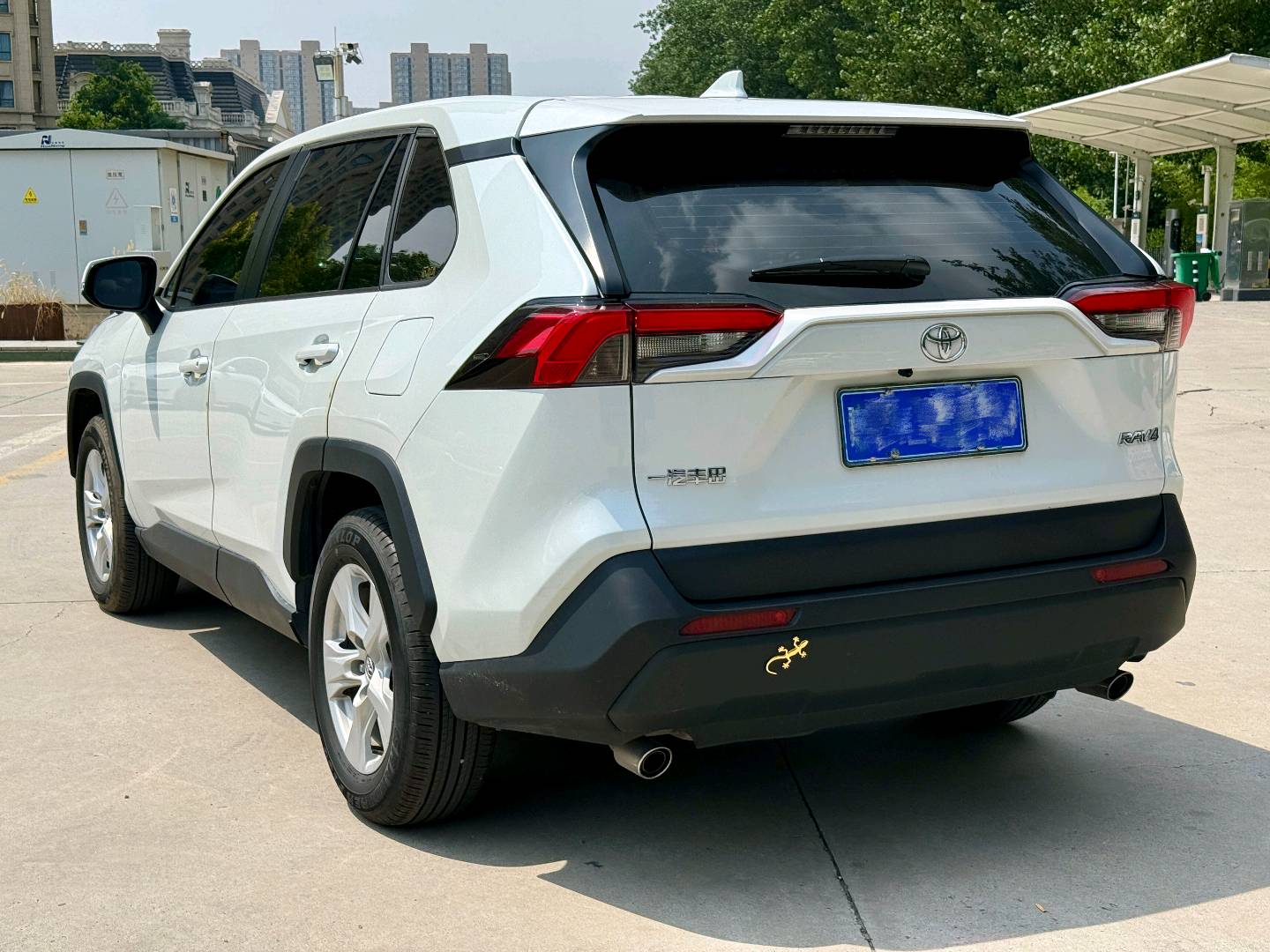 Toyota RAV4 2024 car image #7