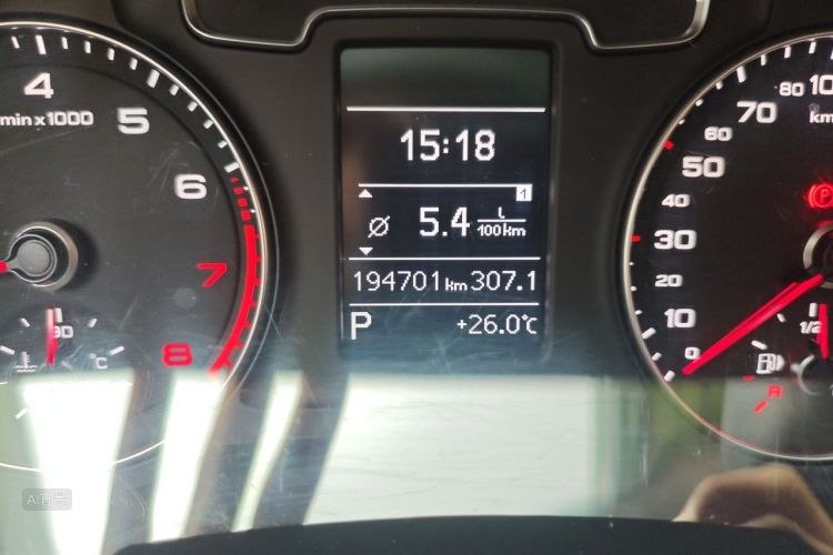 Audi Q3 2017 car image #14