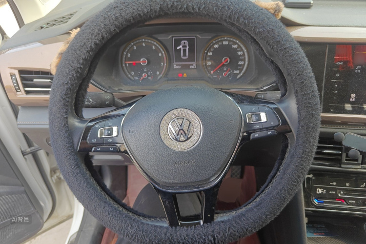 Volkswagen Tharu 2021 car image #12