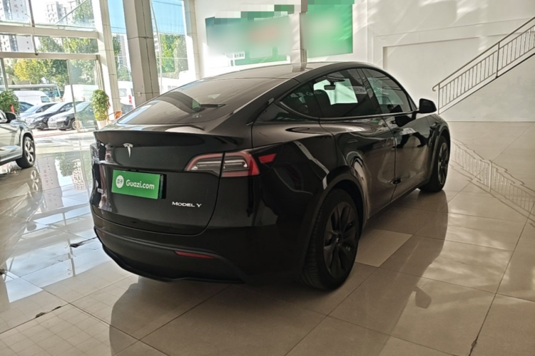 Tesla Model Y 2023 #7 Tesla Model Y 2023 car image #7