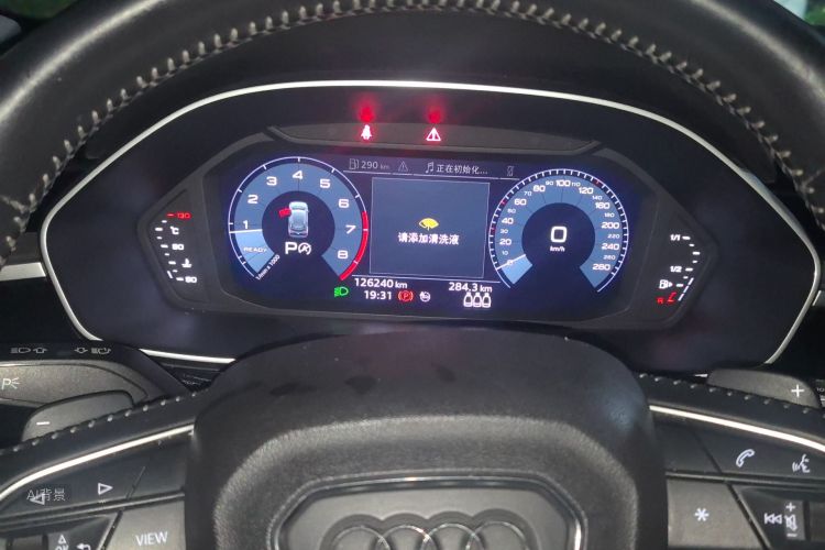 Audi Q3 2020 car image #13