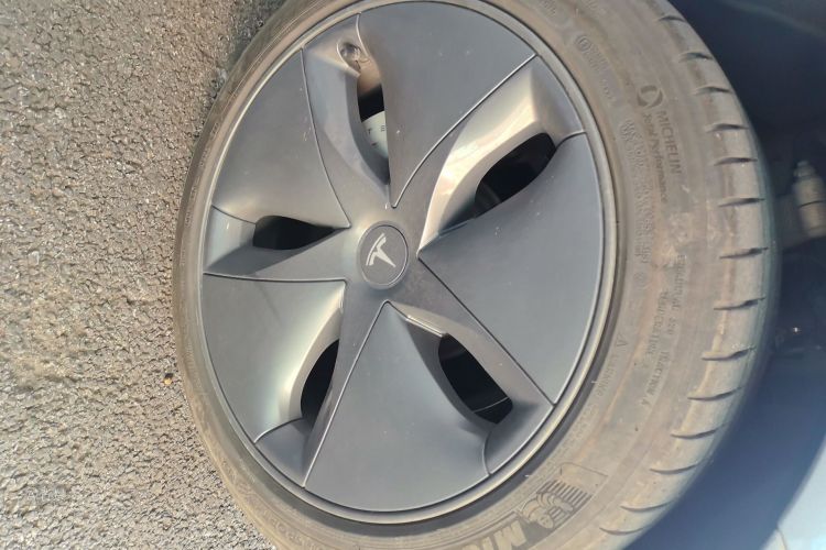 Tesla Model 3 2020 immagine di auto #9