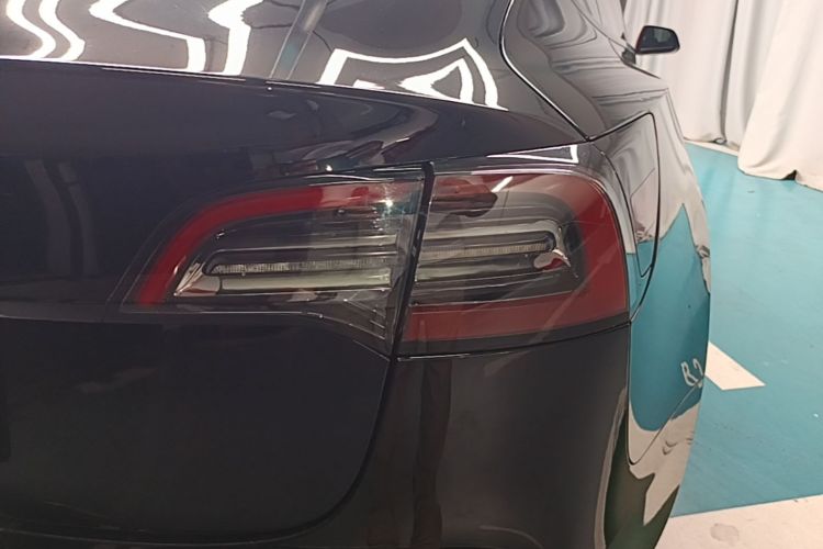 Tesla Model 3 2022 car image #8