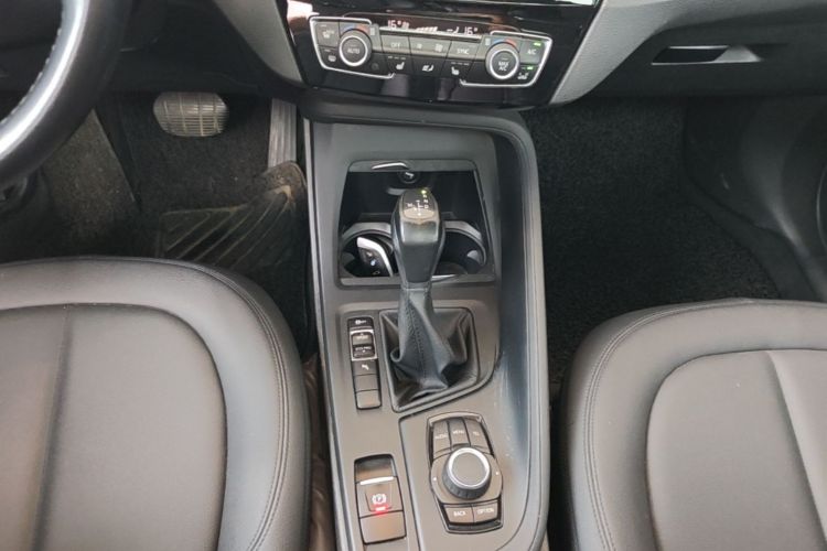 BMW X1 2016 #14 BMW X1 2016 immagine di auto #14